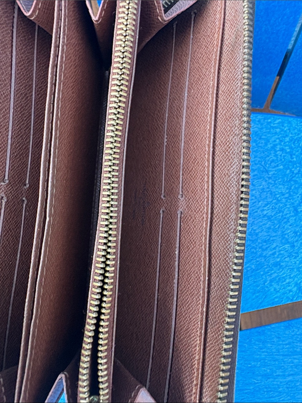 LV Monogram Zippy wallet - Picture 8 of 11